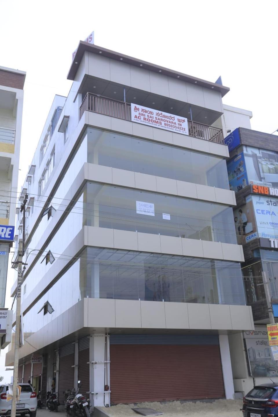 Sri Sai Sarovara In Bangalore Exterior foto